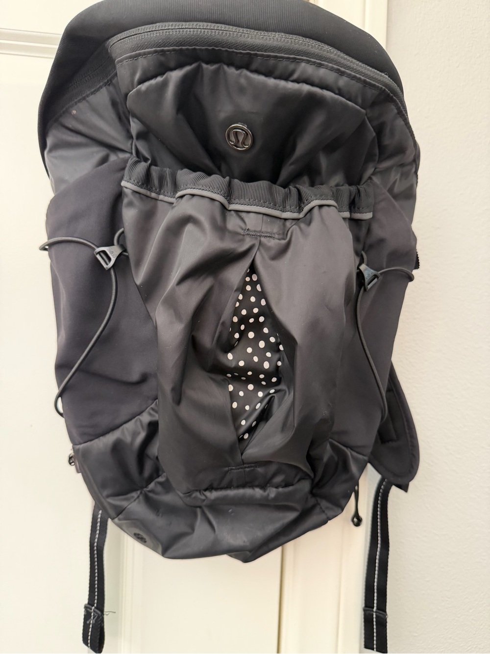 Lululemon Run Allday Backpack with Polka Dot accents. EUC